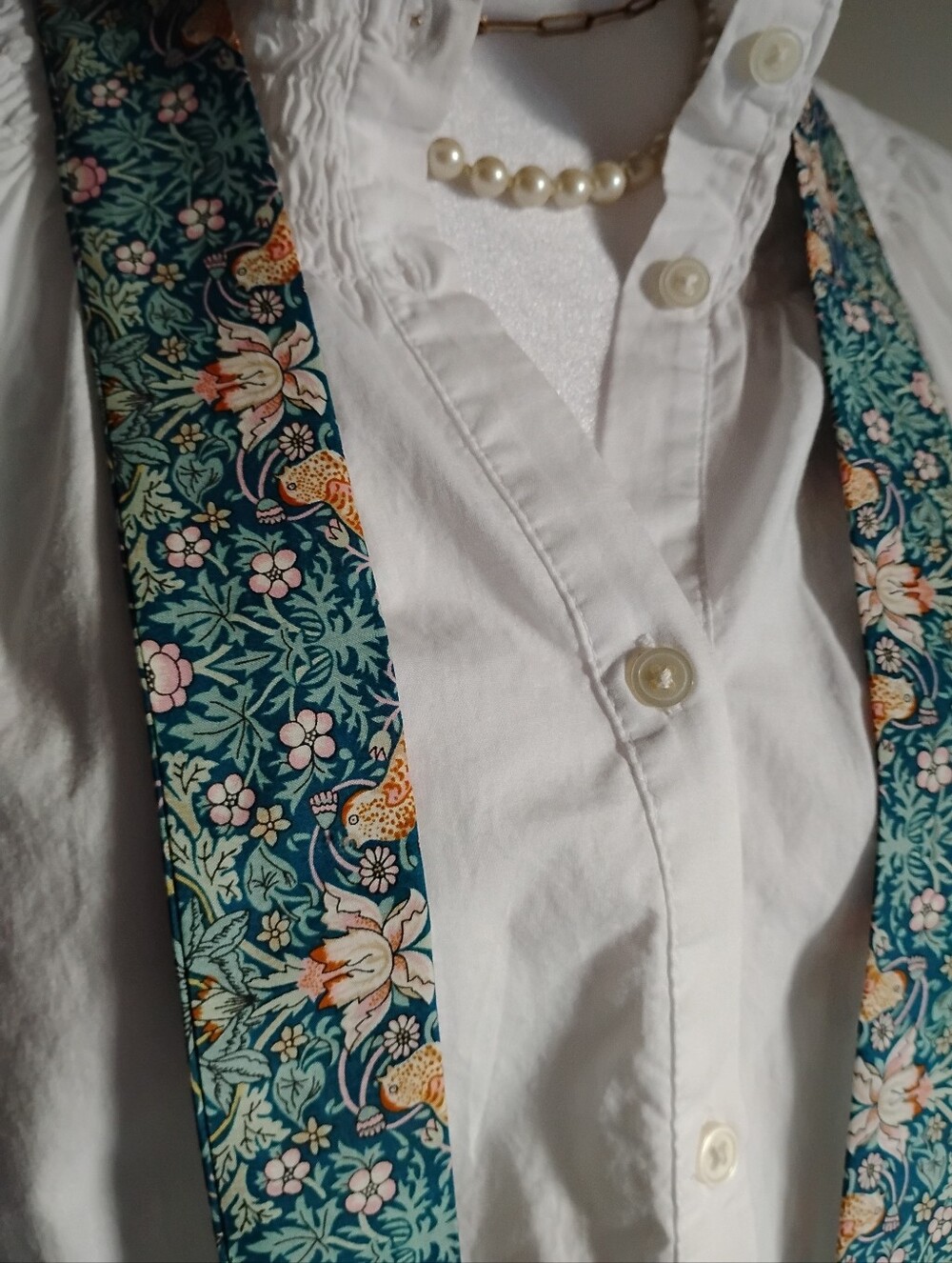 Liberty Art Fabric Tana Lawn Super Skinny Scarf William Morris Strawberry Thief - Picture 5 of 13